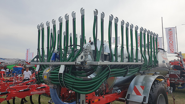 aplikacja-gnojowicy-doglebowo