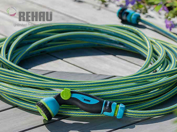 ogrod-na-wiosne-wtyki-rehau