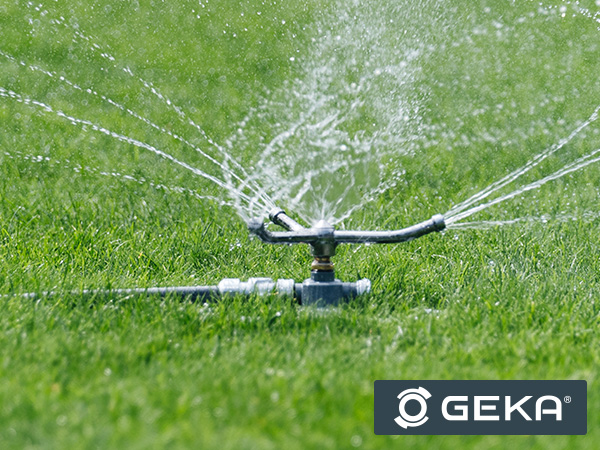 ogrod-na-wiosne-wtyki-zraszacz2-geka